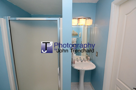 44 Bathroom